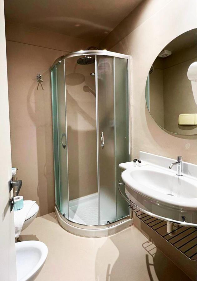 Hotel Little Римини Экстерьер фото